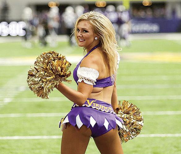 vikings-cheerleader.jpg